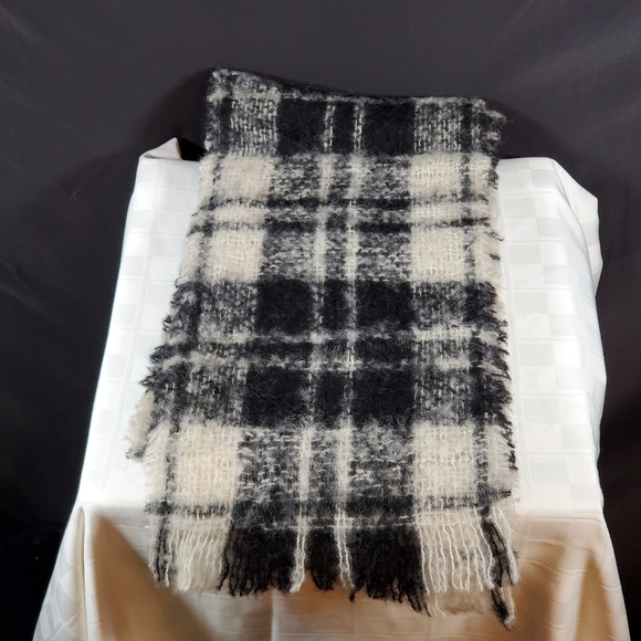 Mohair Scarf - Picture 2 of 4